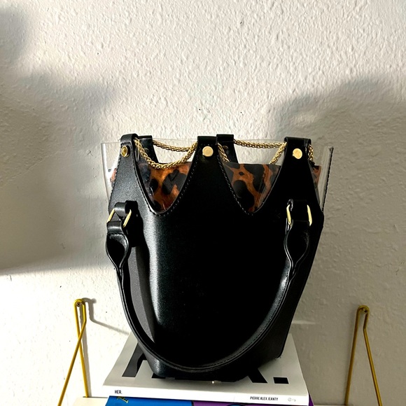Black Faux Leather Bucket Bag with gold chain detail NWOT - Picture 3 of 9